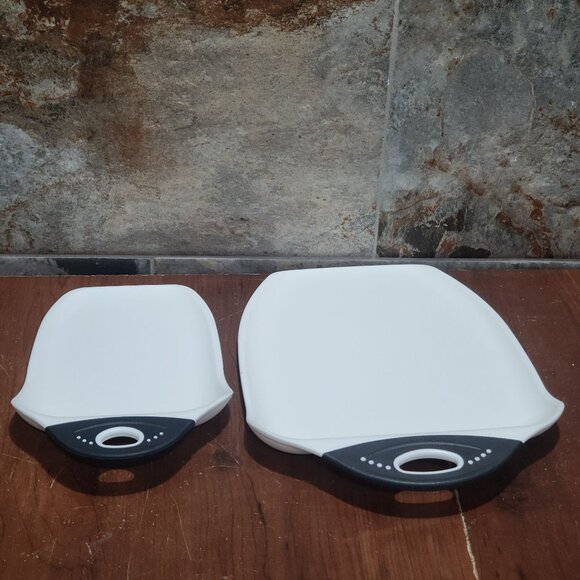 Dexas Chopping Board & Scoop Black White Set of 2 - Picture 4 of 10